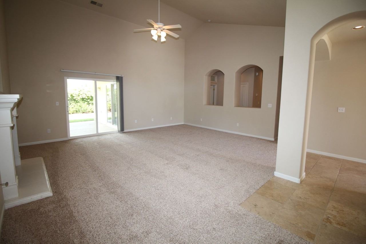 10793 N Tea Party Ln - Photo 2 of 17
