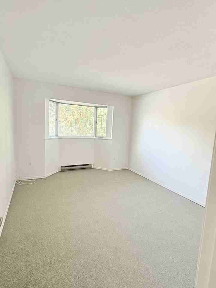 1001 Ridgeway Ave - Photo 7 of 15