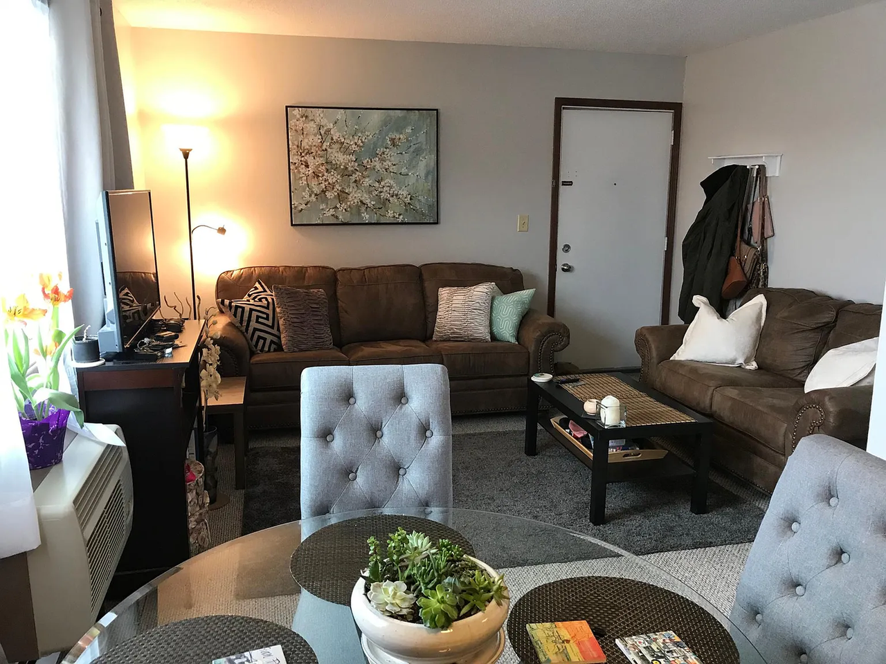 Arena Apartments II - Photo 5 of 5