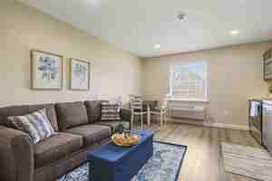 featured image of 300 S Henry Clay Blvd
