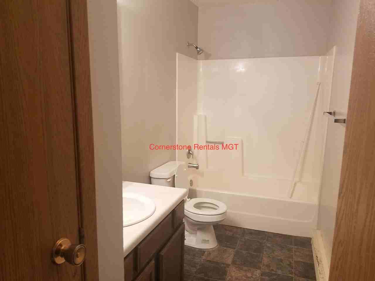 918 9th Ave Se - Photo 7 of 20