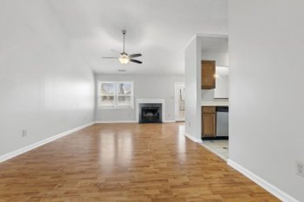2677 Idlebrook Cir - Photo 2 of 13