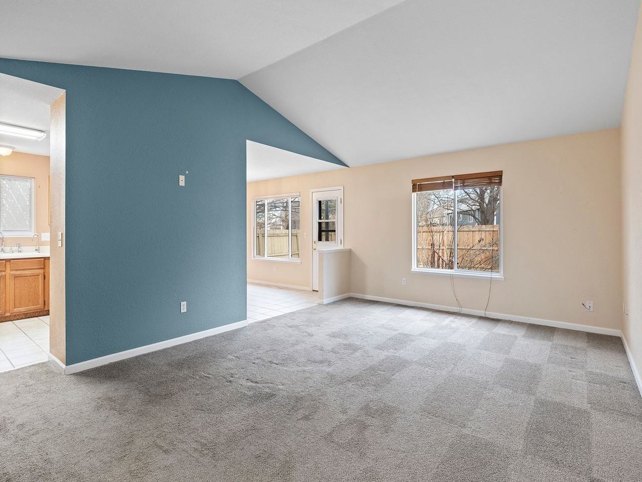 506 Pebble Beach Ave - Photo 2 of 17
