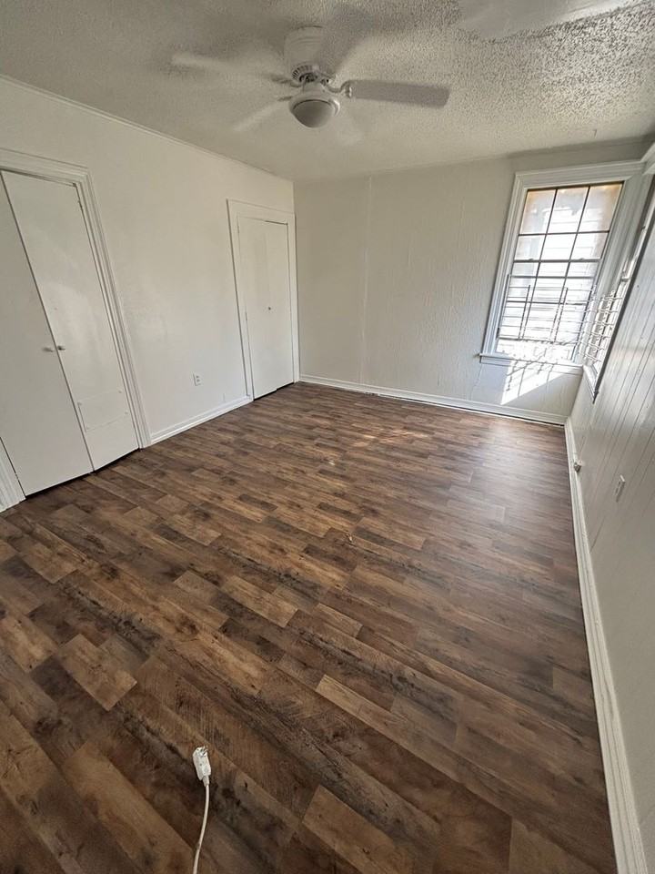 2946 Midway St - Photo 5 of 7