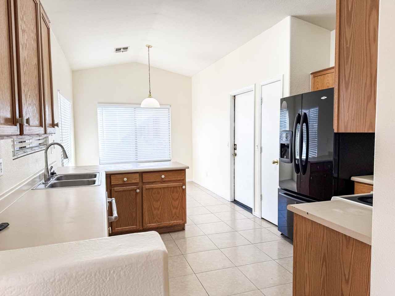 5410 W Sands Rd - Photo 3 of 22