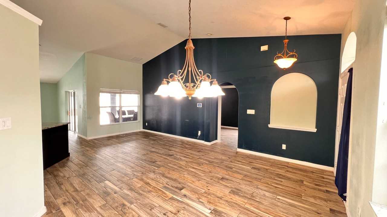 2239 Wolf Ridge Ln - Photo 4 of 25