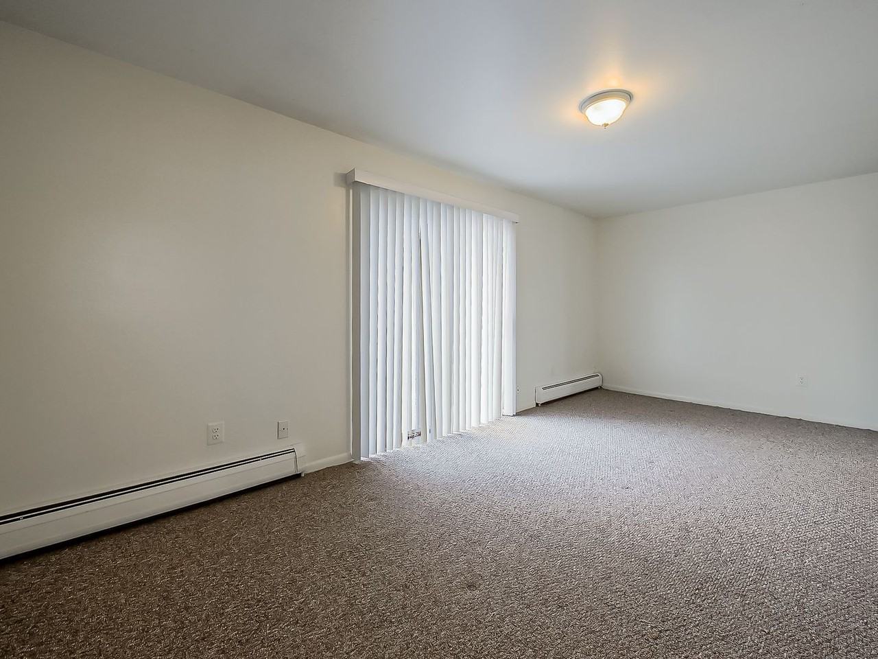 151 Huronview Ct - Photo 3 of 21