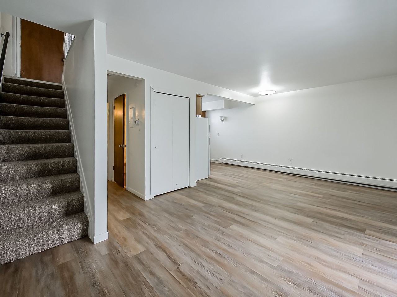 151 Huronview Ct - Photo 5 of 21