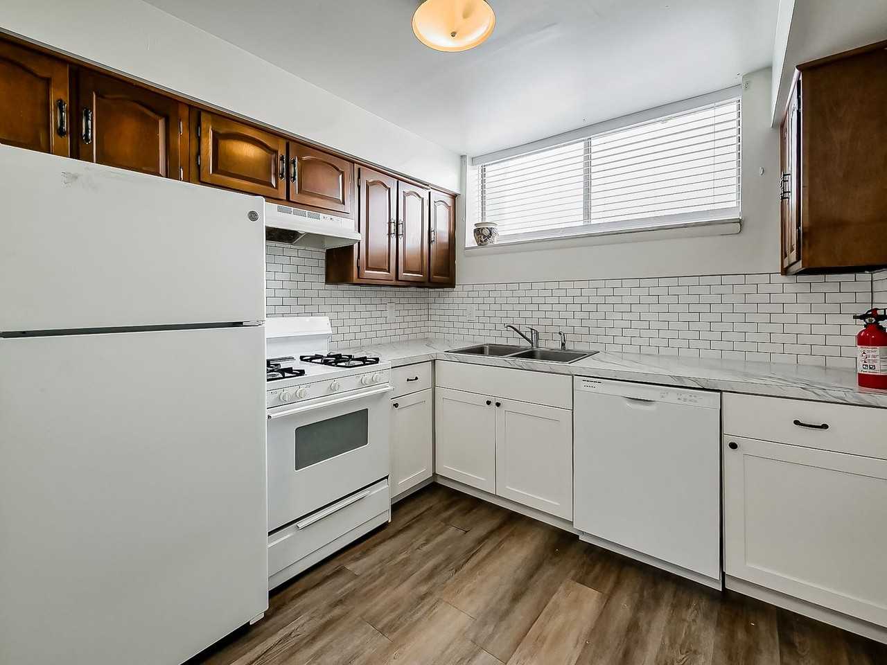 151 Huronview Ct - Photo 7 of 21