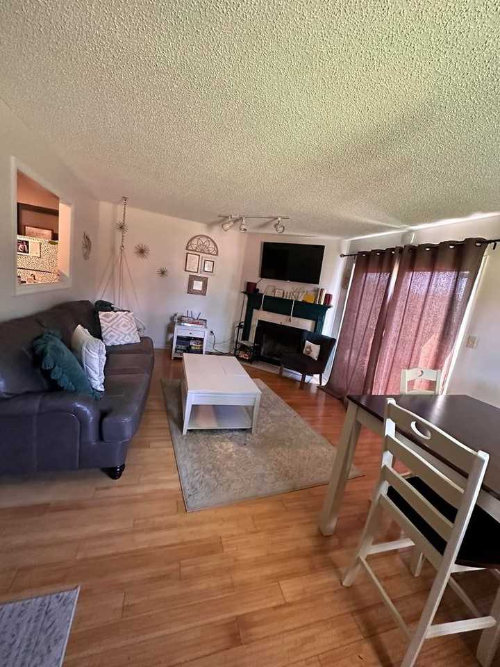 2033 N Economy Rd - Photo 3 of 12