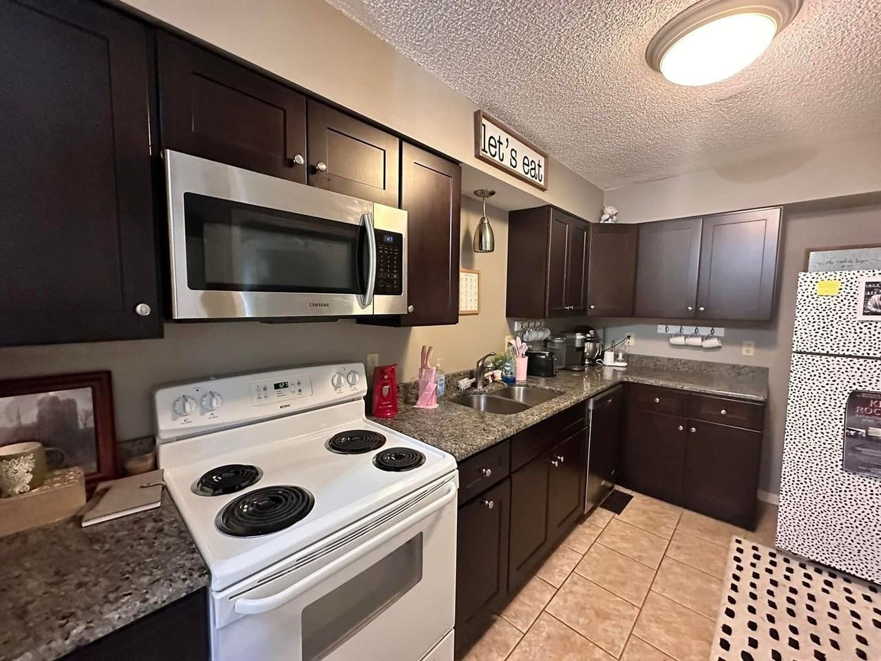 2033 N Economy Rd - Photo 4 of 12