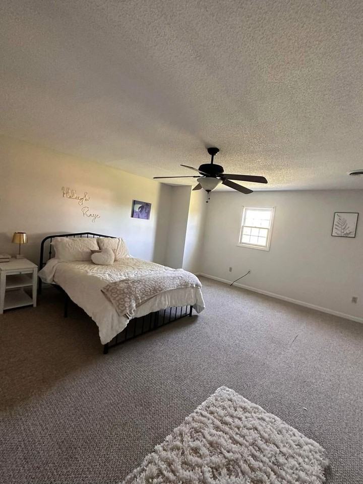 2033 N Economy Rd - Photo 5 of 12