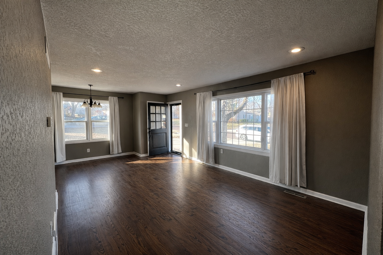 8547 Grandview Ln - Photo 3 of 12