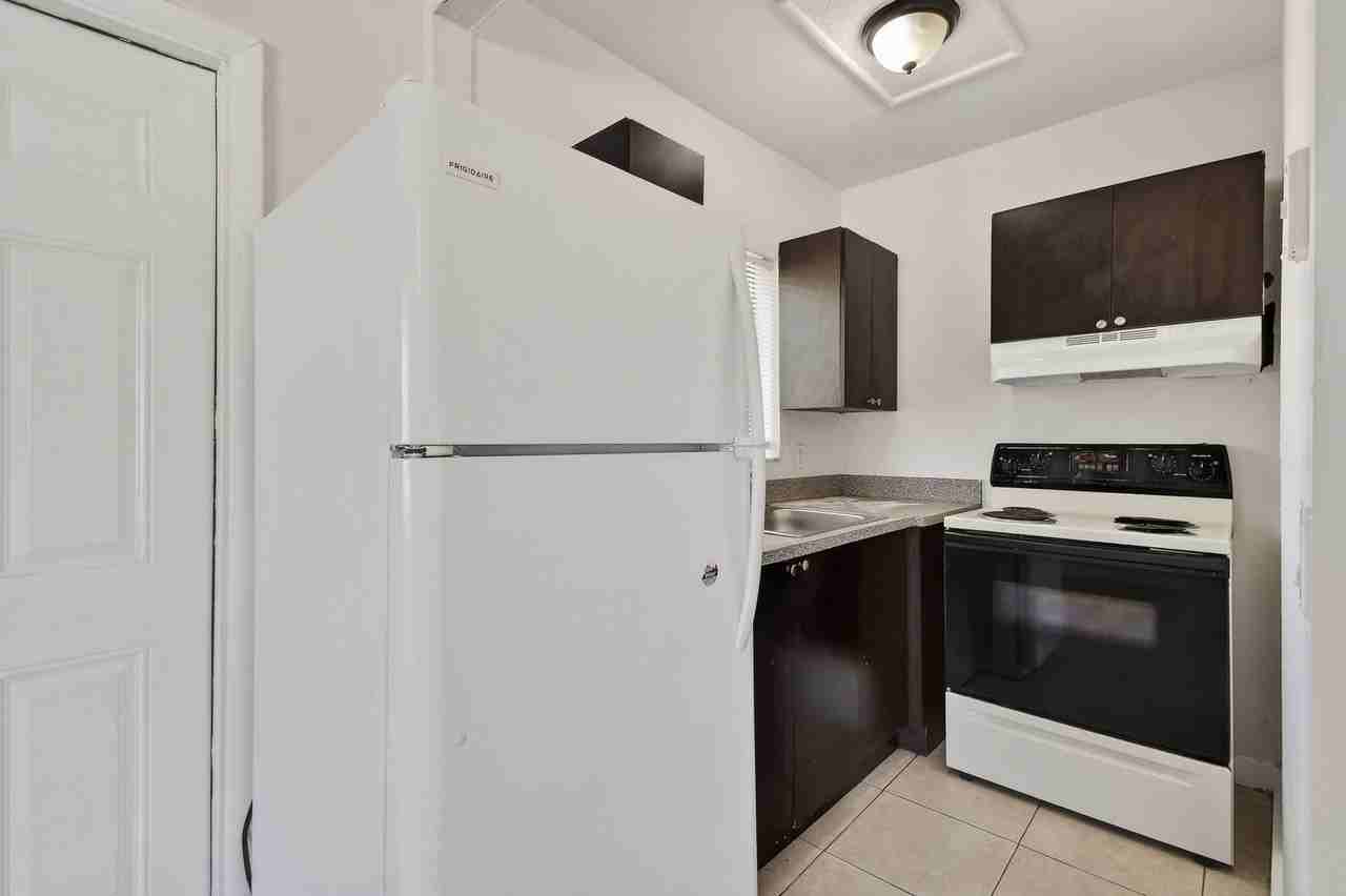 1257 W 35th St - Photo 5 of 16