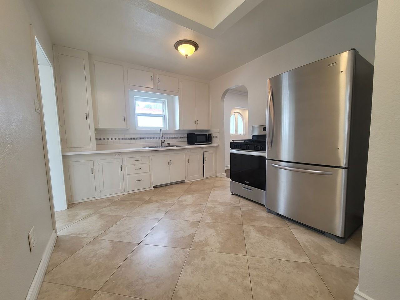 628 Harding Dr - Photo 6 of 13