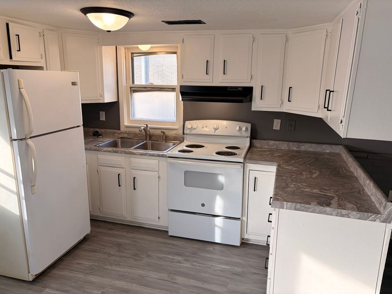 104 W Bennett St - Photo 2 of 12