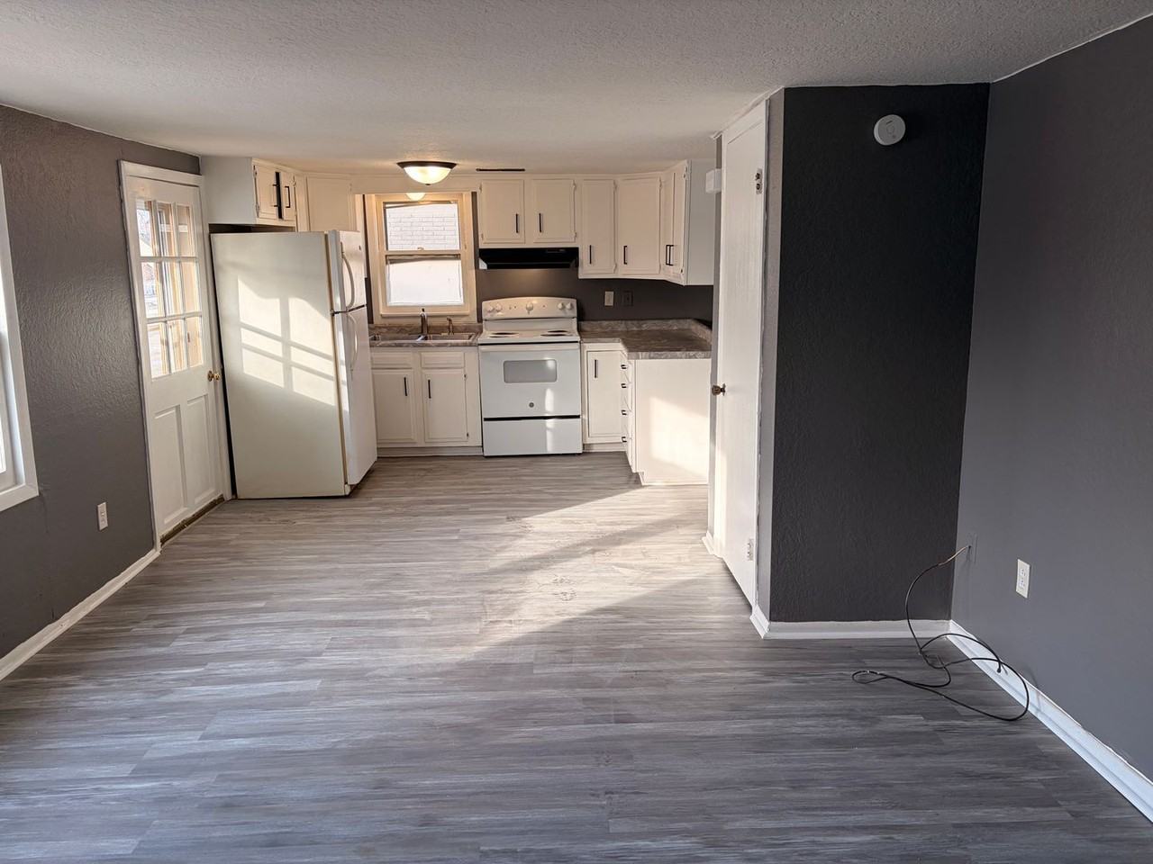 104 W Bennett St - Photo 3 of 12