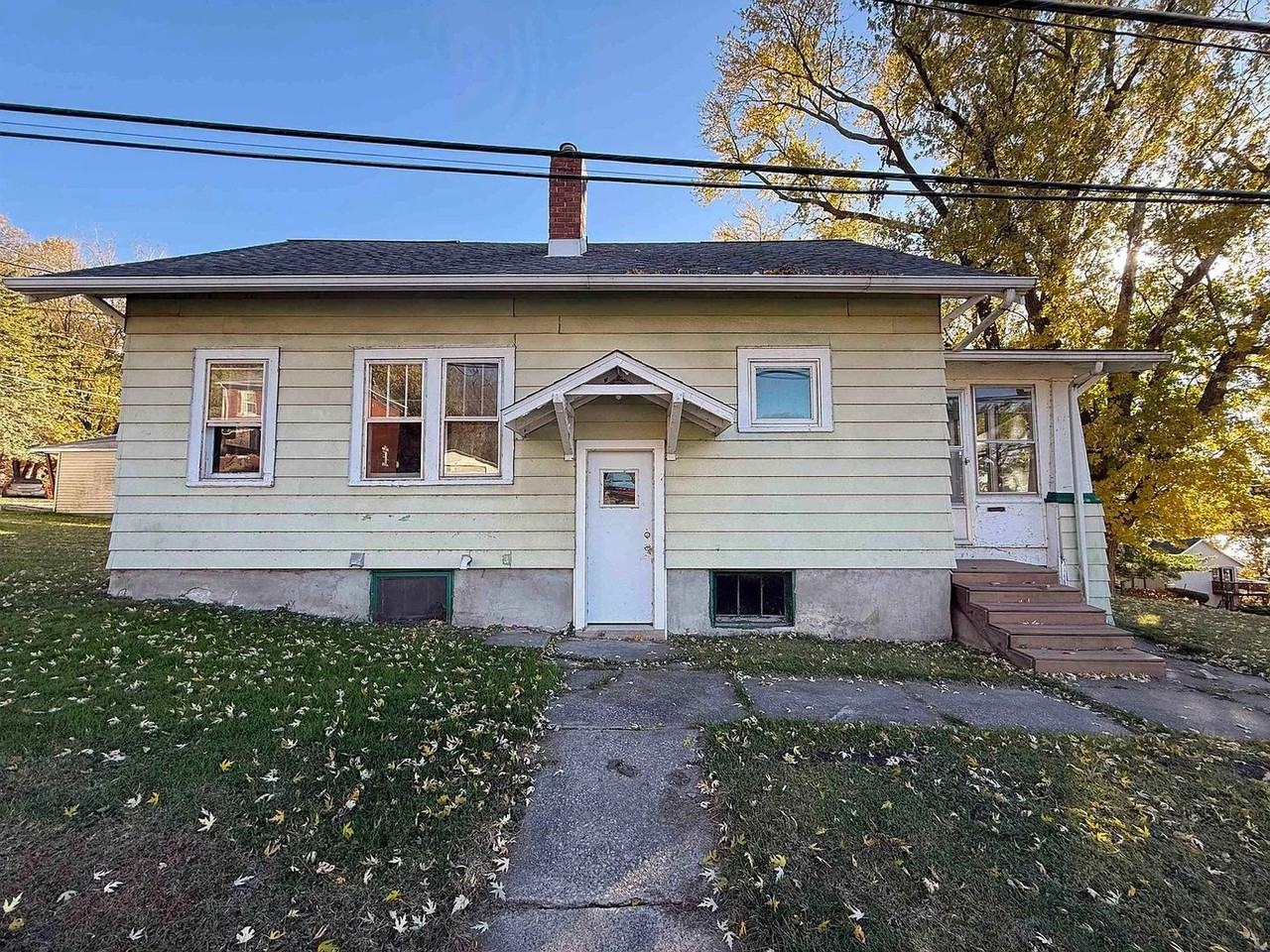 834 N 4th St - Photo 2 of 4