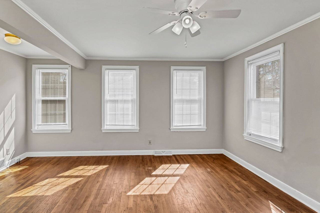 156 S Marion St - Photo 7 of 34