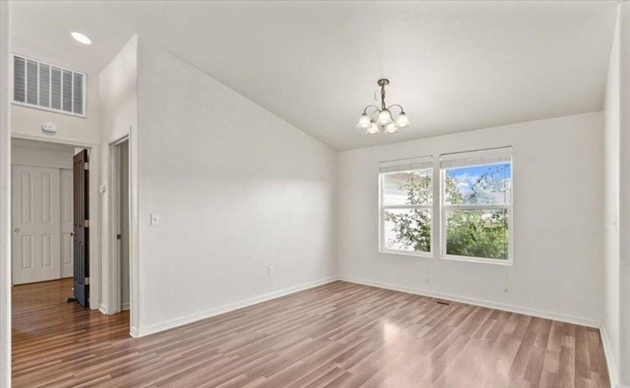 143 Prairie Ln - Photo 3 of 10