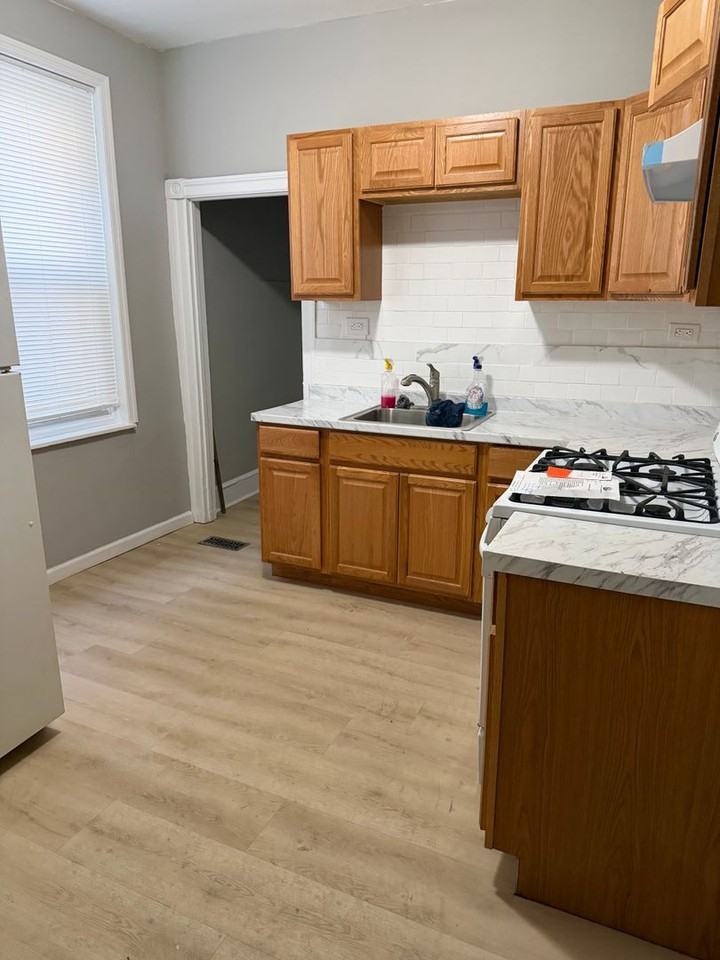 317 York St - Photo 4 of 14