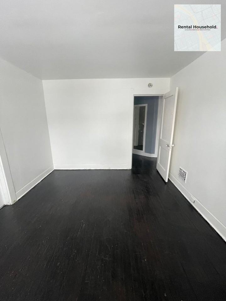 521 Bates Rd - Photo 3 of 11