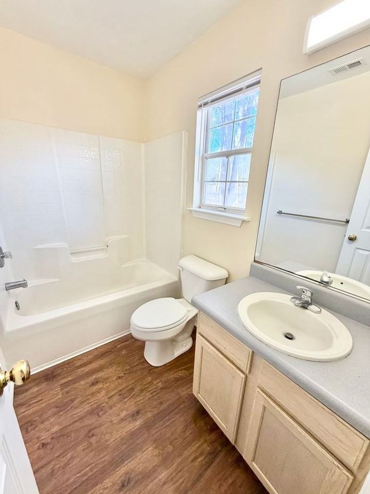 122 John Glenn Dr - Photo 4 of 7