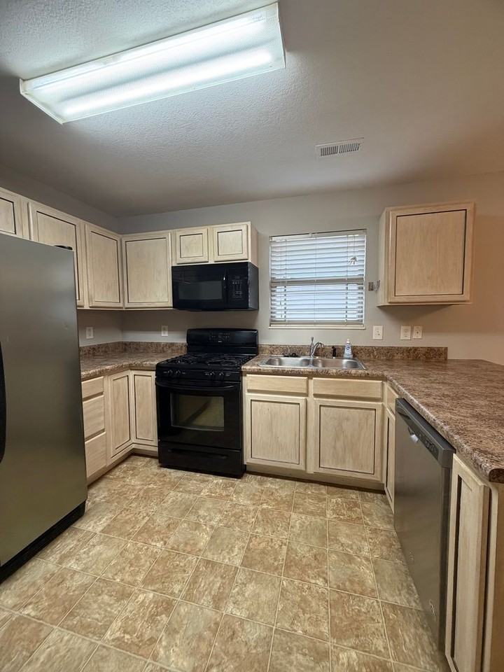 10324 Boston Ln - Photo 3 of 24