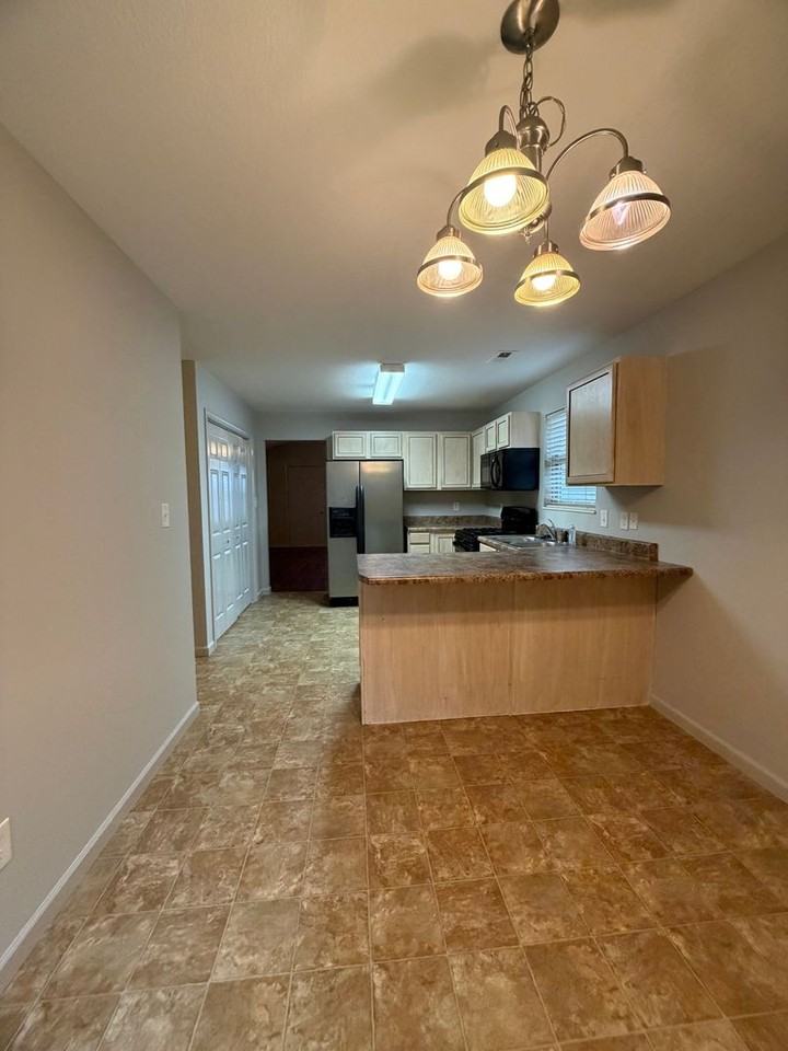 10324 Boston Ln - Photo 4 of 24