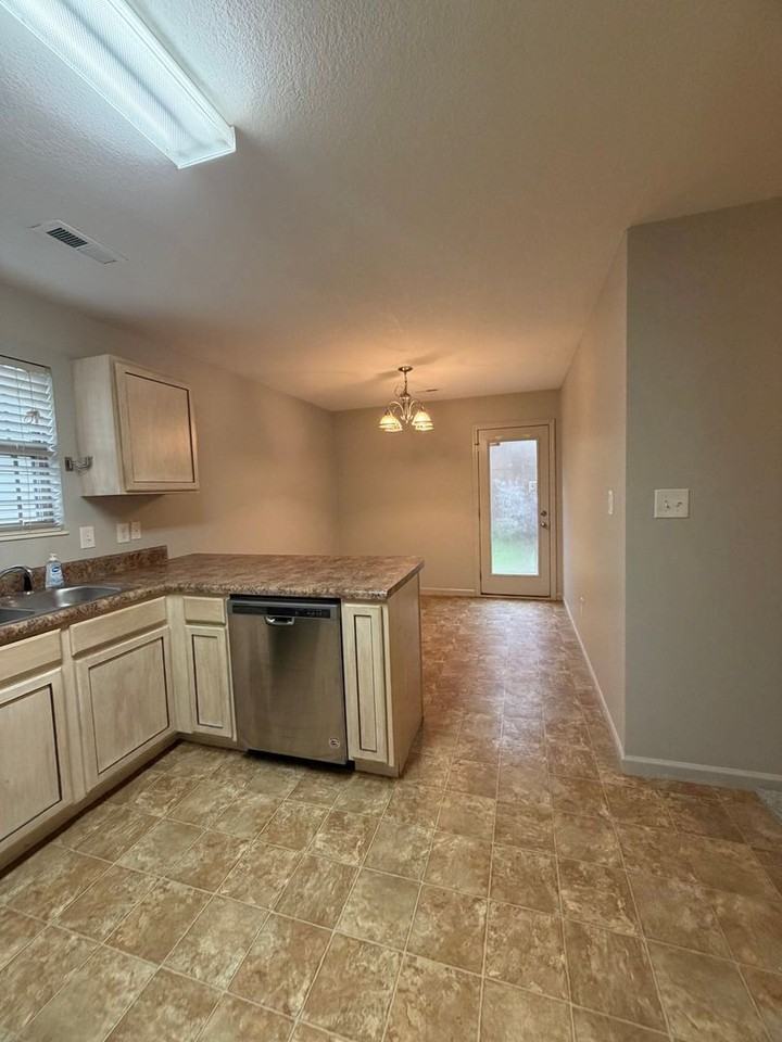 10324 Boston Ln - Photo 5 of 24