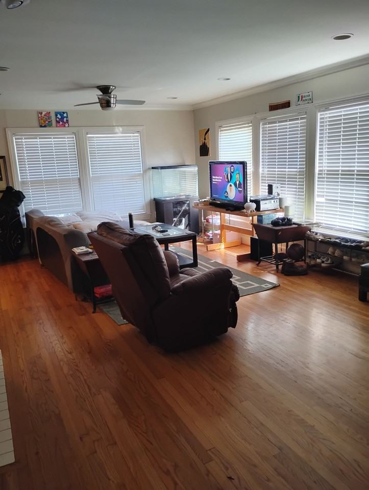 8 Brookhaven Dr - Photo 3 of 12