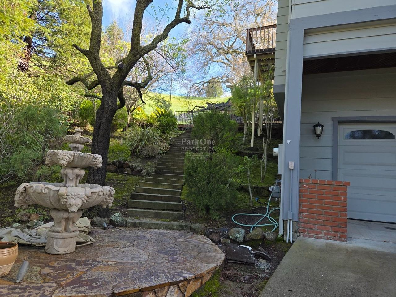 6 Rebecca Ct - Photo 2 of 14