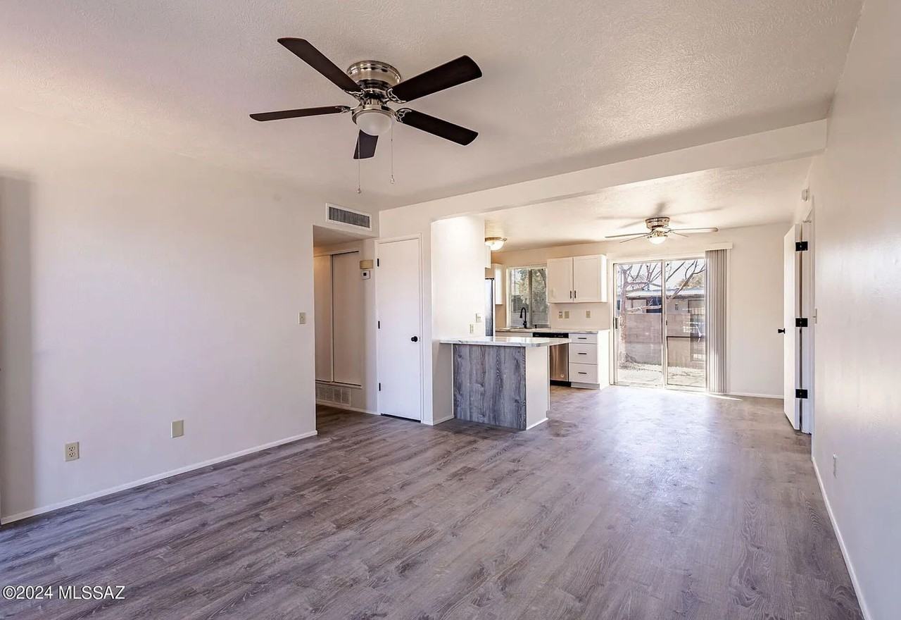 3722 S Bellingham Pl - Photo 4 of 12