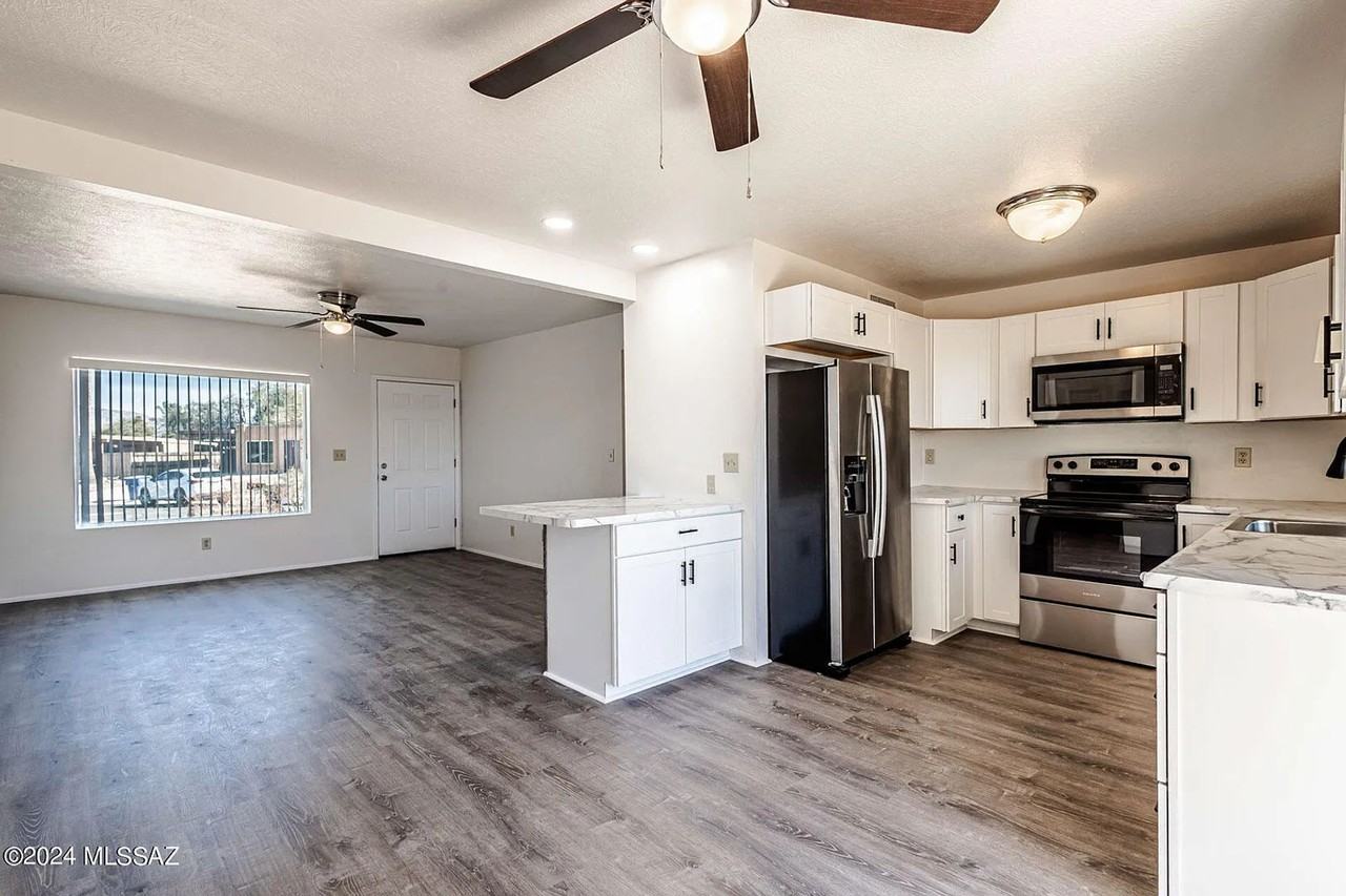 3722 S Bellingham Pl - Photo 5 of 12