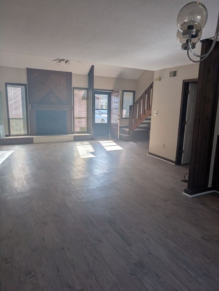 311 Rock Knoll Dr - Photo 2 of 10