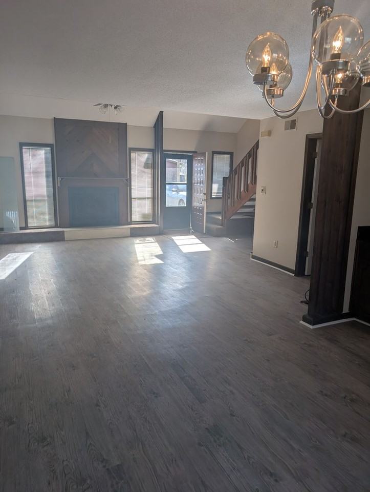 311 Rock Knoll Dr - Photo 3 of 10