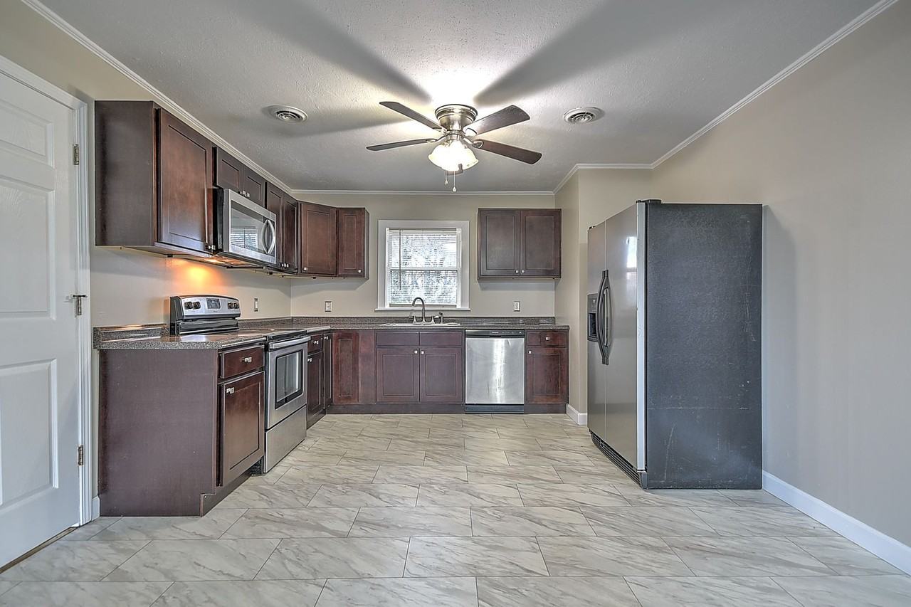 108 Cottonwood Dr - Photo 5 of 31