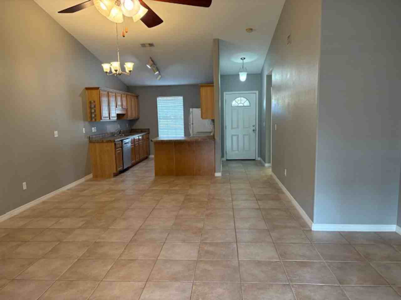 1831 Sundown Dr - Photo 5 of 25
