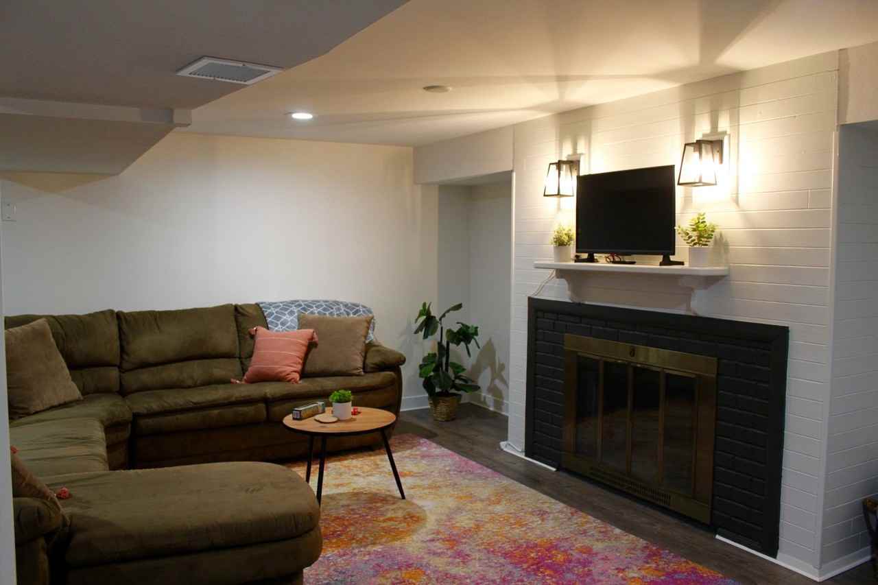 535 Perry St #1-2 - Photo 2 of 9