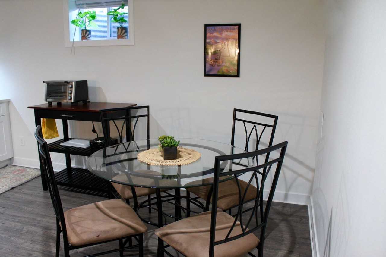 535 Perry St #1-2 - Photo 5 of 9