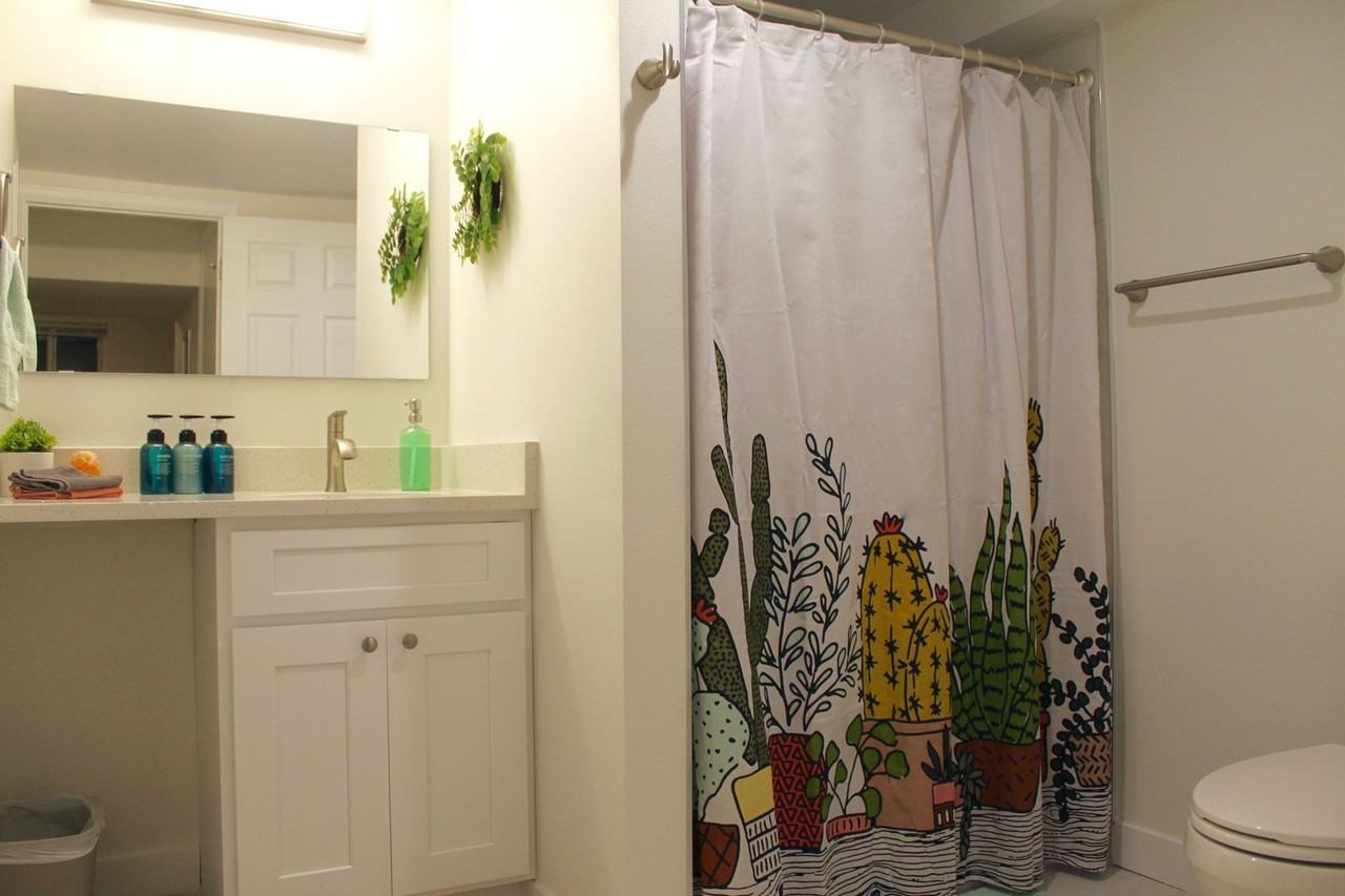 535 Perry St #1-2 - Photo 7 of 9