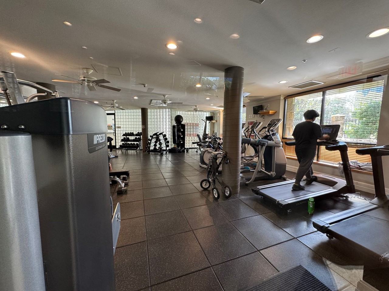 1480 Broadway - Photo 6 of 41