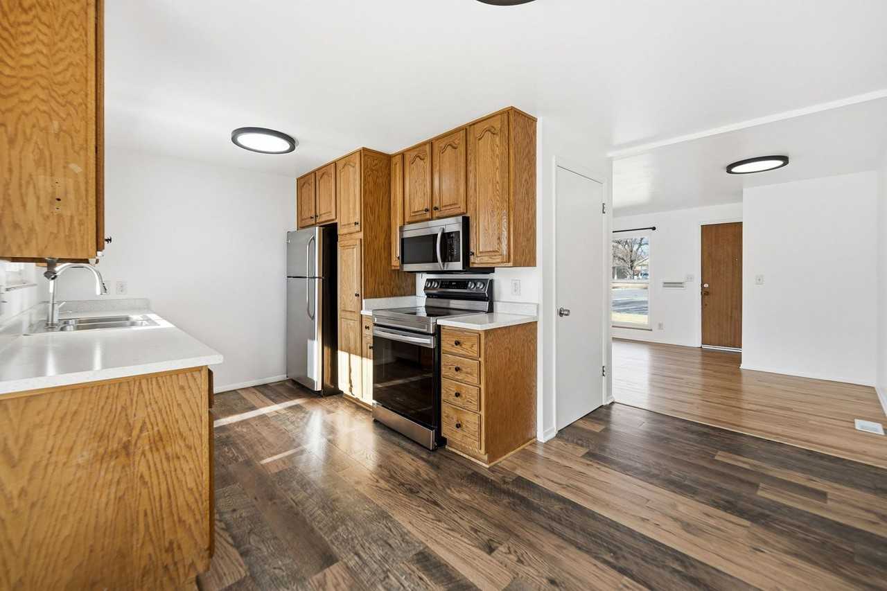 7100 Berthoud St - Photo 6 of 31