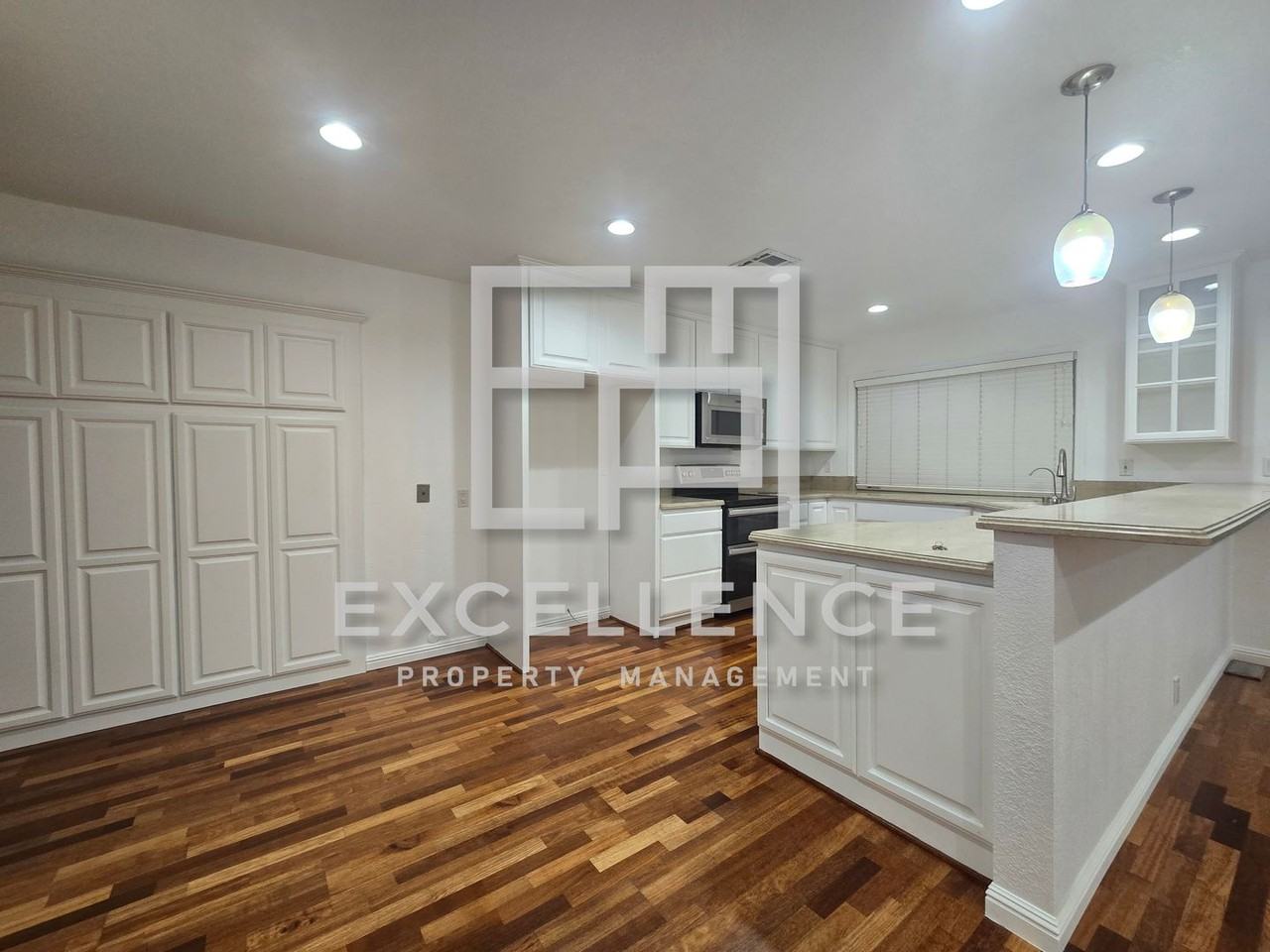 5191 Barron Park Dr - Photo 2 of 16