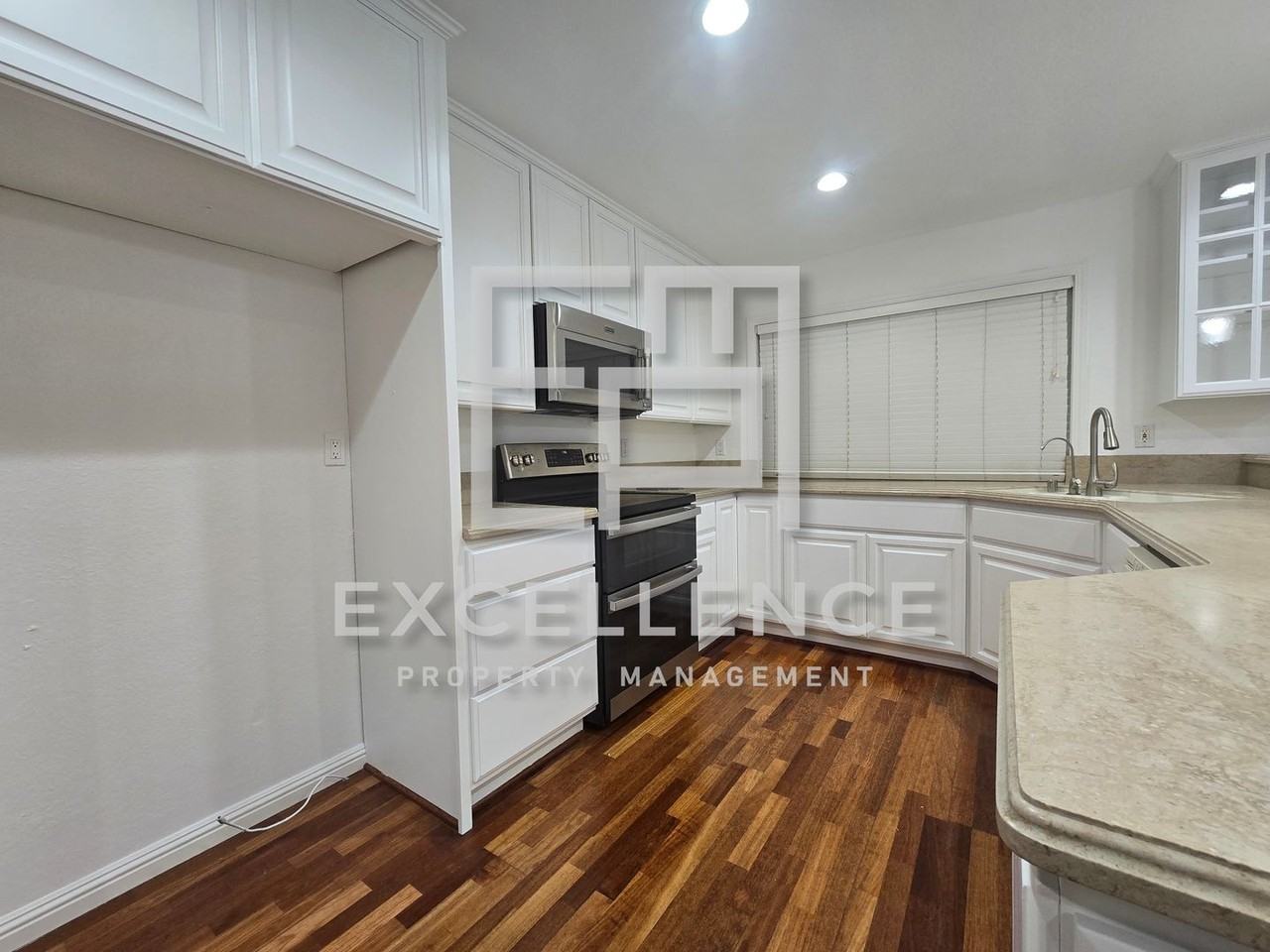 5191 Barron Park Dr - Photo 3 of 16