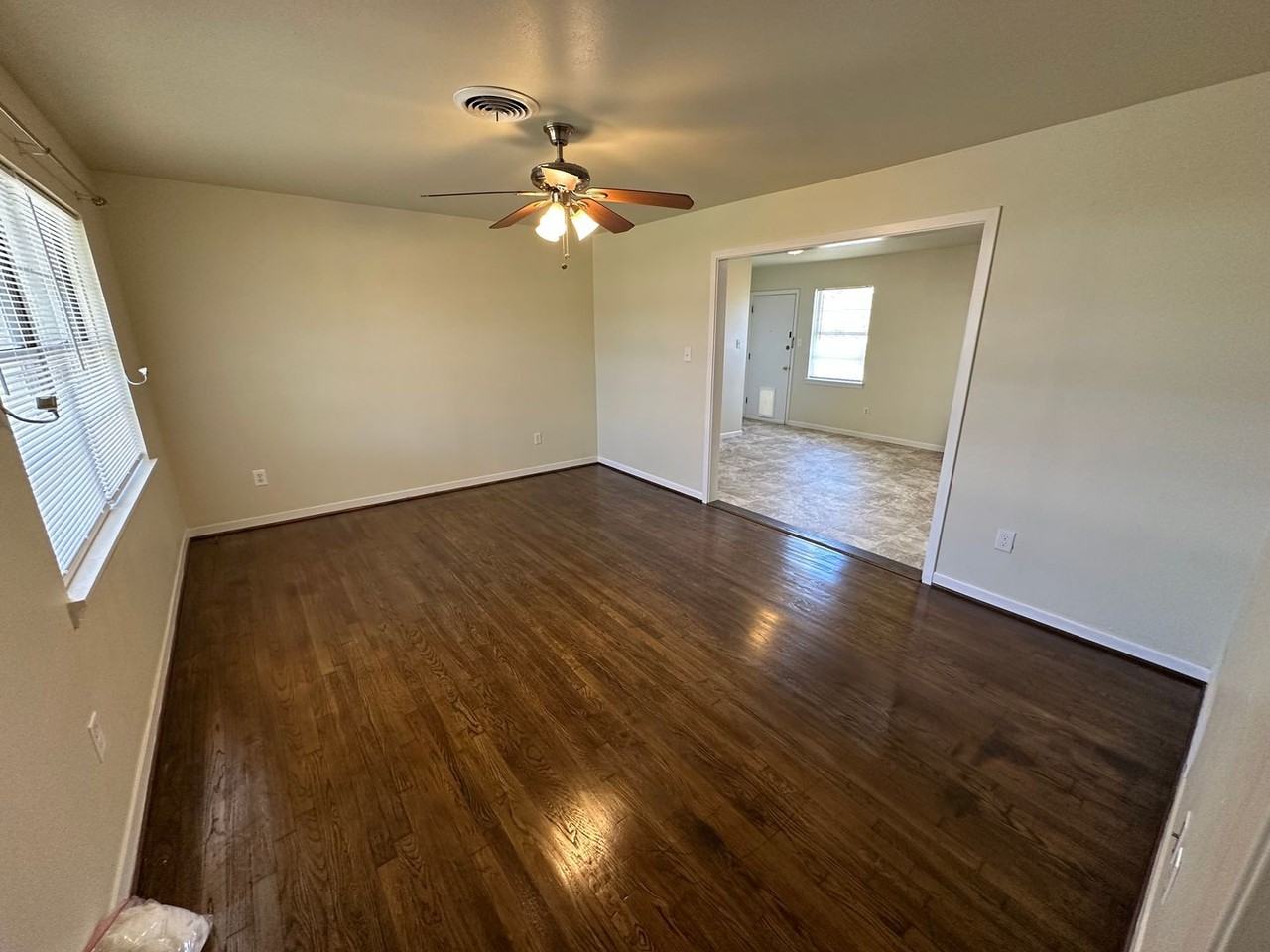 511 Louise St - Photo 7 of 19