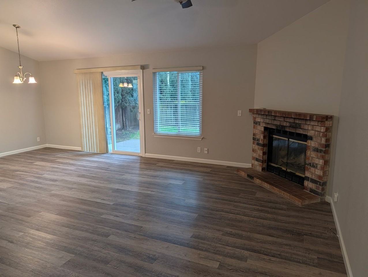 906 Javan Way - Photo 2 of 6