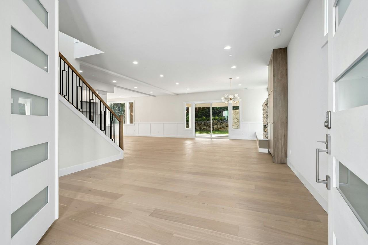 955 103rd Ave Se - Photo 2 of 38