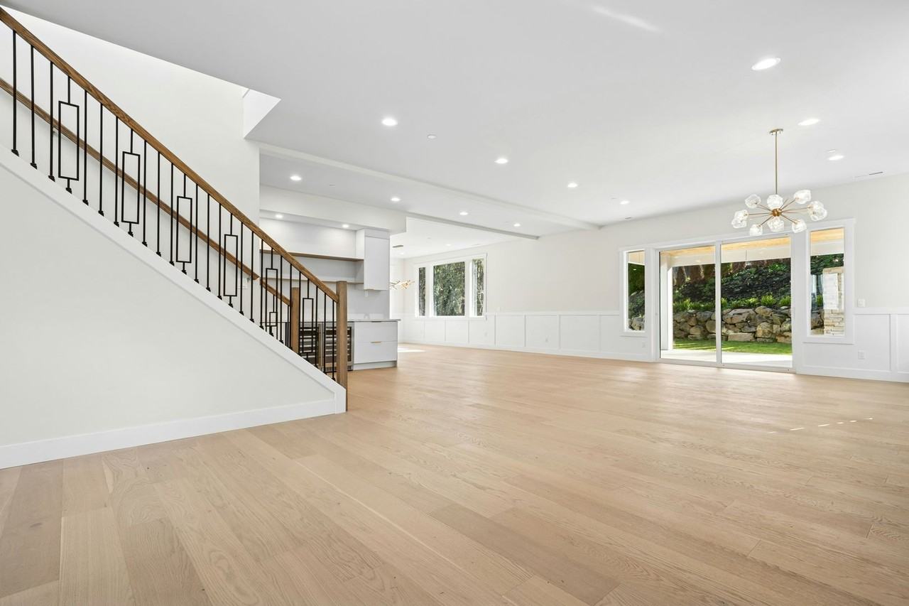 955 103rd Ave Se - Photo 3 of 38