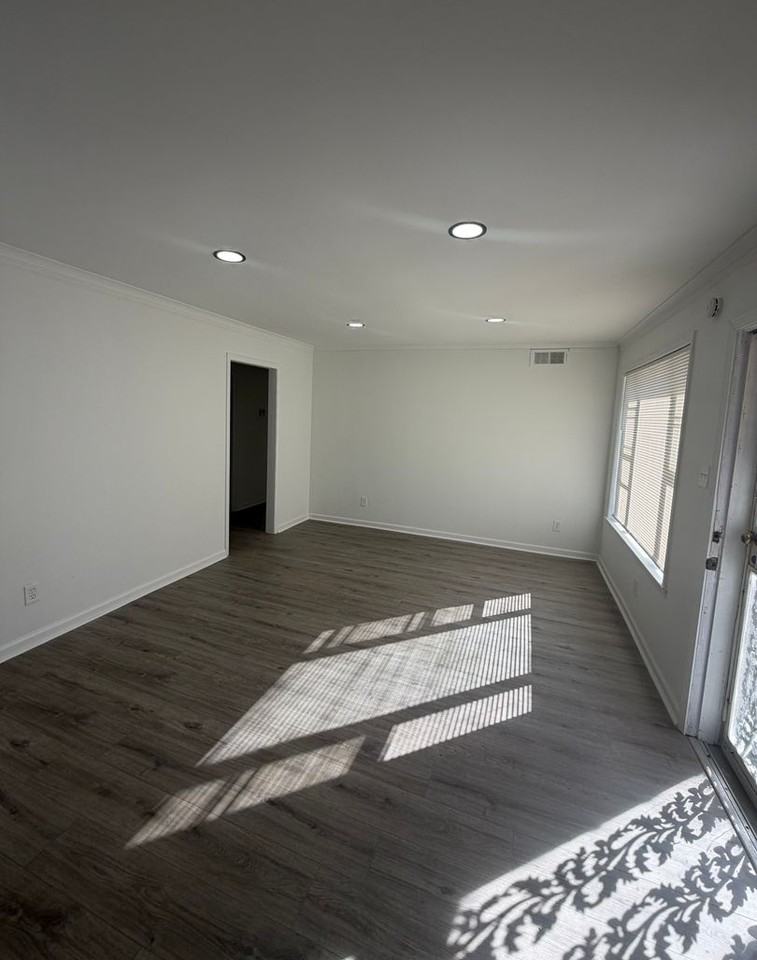 1956 Edward Ave - Photo 6 of 20